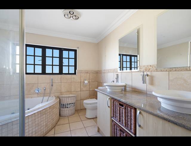 4 BEDROOM HOUSE FOR SALE IN LONEHILL